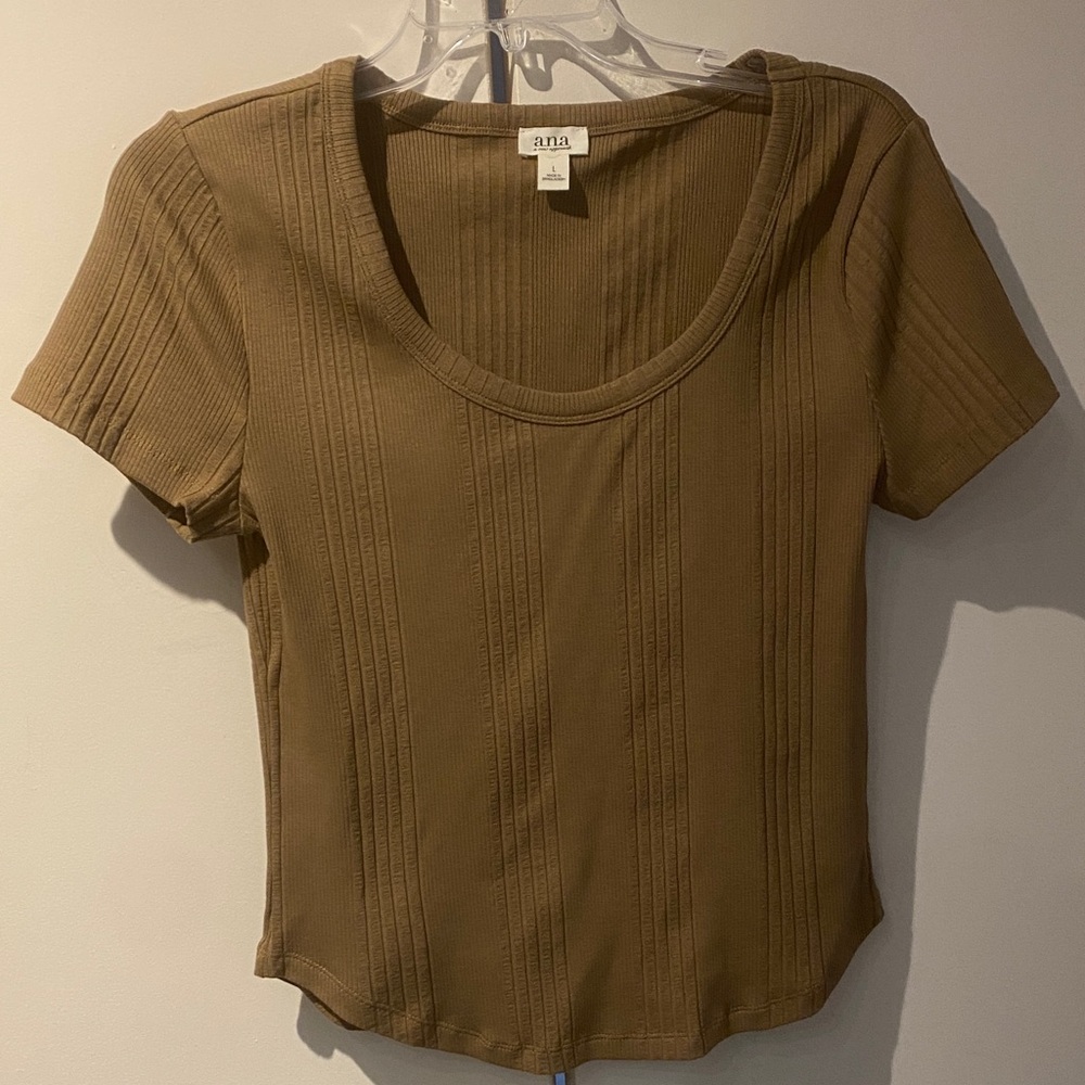 a.n.a Women's Tan Ribbed Short Sleeve Top
